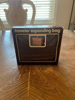 Vintage 1981 Berkshire Traveler Expanding Bag New in Box